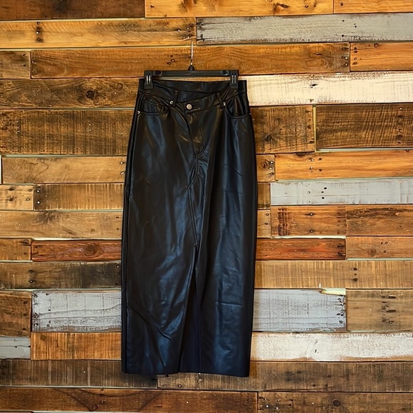 NWOT OLIVACEOUS Gia Faux Leather Midi Skirt - Picture 5 of 6